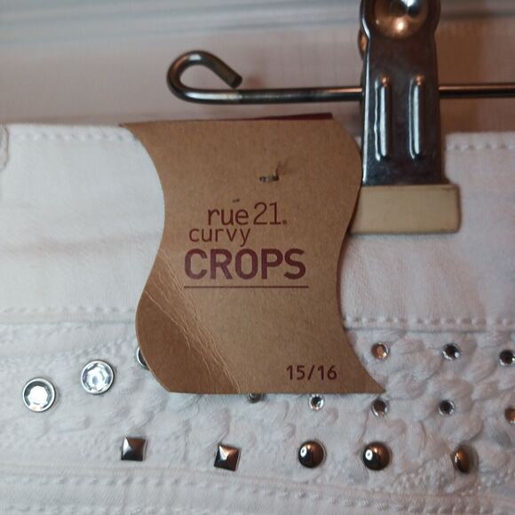 Rue 21 Curvy Capri Jeans NWT Size 15/16 White Denim Women's - Picture 9 of 13